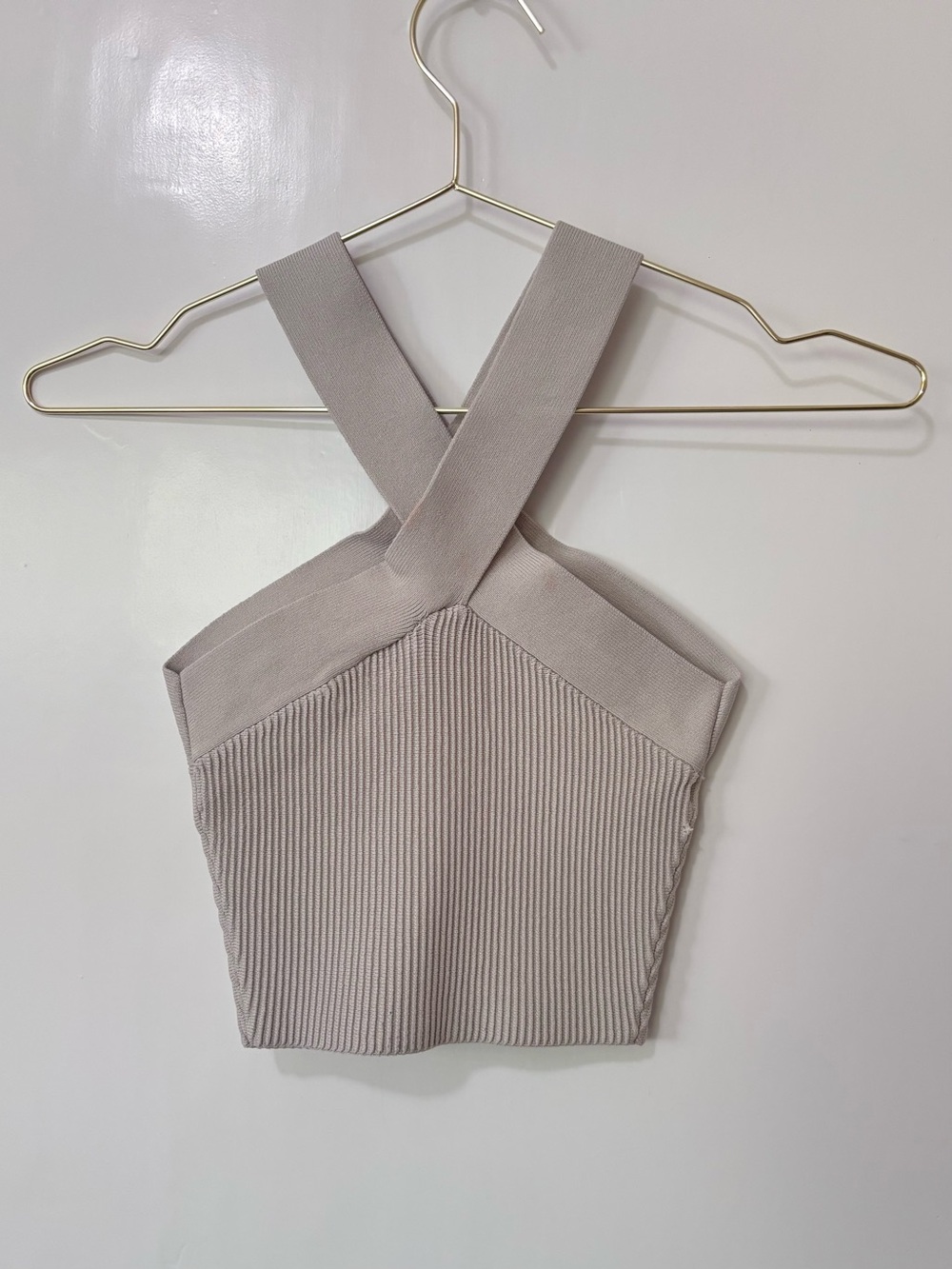 Babaton| Aritzia| Ecru Criss-Cross Sculpt Knit Halter Ribbed Crop Top Sz XXS - Picture 5 of 8